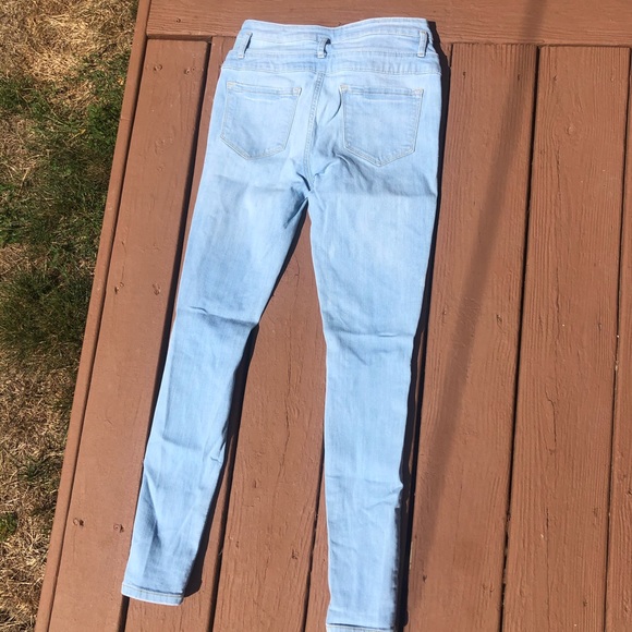 High Waisted Ripped Jeans - Picture 3 of 6